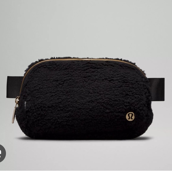 BNWT Lululemon Everywhere Belt Bag *Fleece - Picture 1 of 5